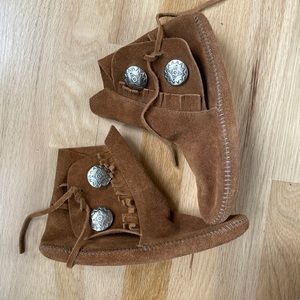 Vintage Minnetonka moccasins suede leather